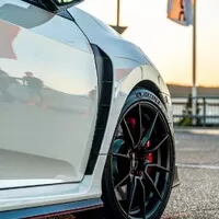 Príklad ľahčeného disku Motec MCR2 na CTR FK8 (8.5x19, 245-35-19 ale žiaľ trochu prinízke et=35)