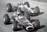Jackie s monopostem BRM P261 před Jimem Clarkem, první vítězství, Monza, 1965