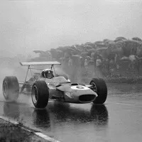 Jackie na cestě za vítězstvím v Matře MS10, Nürburgring, 1968