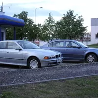 BMW 523i : Krab jede na E39!