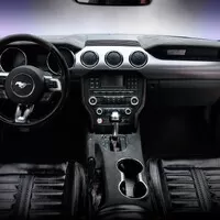 Ford Mustang s nejvíc Mustang interiérem