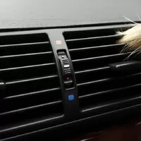 Čištění ventilace pomocí štětce