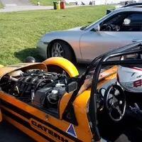 Splašené trubky, načančaný brouk, Autíčkářův trackday a spálený nos!