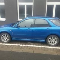 sedan s naroubovaným skleníkem