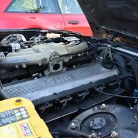 BMW 320i E30: „Tříca plasťák“ slaví třicátiny