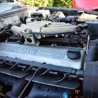 BMW 320i E30: „Tříca plasťák“ slaví třicátiny