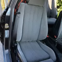 BMW 320i E30: „Tříca plasťák“ slaví třicátiny