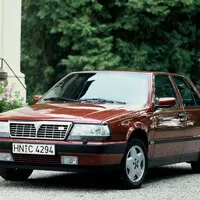 Smyslné nesmysly: Lancia Thema 8.32