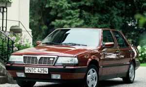 Historie: Smyslné nesmysly: Lancia Thema 8.32