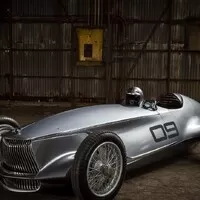 Infiniti ukazuje retro formuli Prototype 9