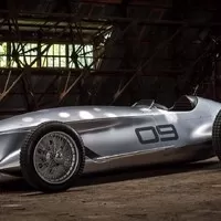 Infiniti ukazuje retro formuli Prototype 9