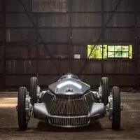 Infiniti ukazuje retro formuli Prototype 9