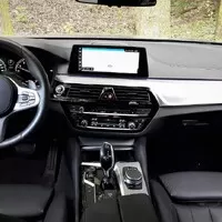 BMW 540i xDrive: Jeden vládne všem