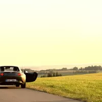 Mazda MX-5 RF 2.0: Analogové auto v digitálním světě