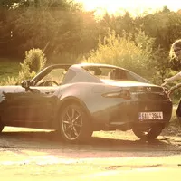 Mazda MX-5 RF 2.0: Analogové auto v digitálním světě