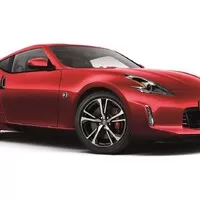 Nissan pro nový rok lehce poupravil kupé 370Z