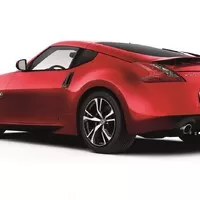 Nissan pro nový rok lehce poupravil kupé 370Z