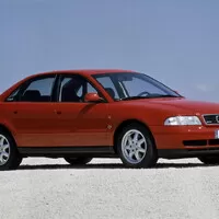 Srovnání cen aut v roce 2000 a nyní. Kolik stál Yaris, Octavia nebo BMW 328i?