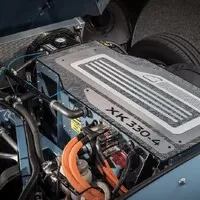 Jaguar zajišťuje veterány na budoucnost. Baterkami a elektromotorem
