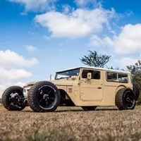 Land Cruiser FJ40 jako street rod - boží!