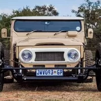 Land Cruiser FJ40 jako street rod - boží!