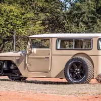 Land Cruiser FJ40 jako street rod - boží!