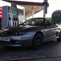 Jak se žije s volantem na špatné straně auta