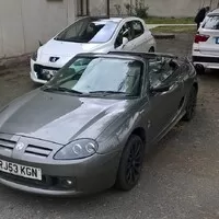 Jak se žije s volantem na špatné straně auta