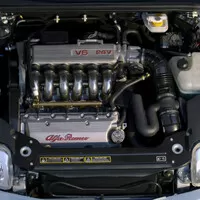 Je Alfa GTV 916 krám? I když má Busso...