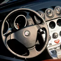 Je Alfa GTV 916 krám? I když má Busso...