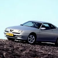 Je Alfa GTV 916 krám? I když má Busso...