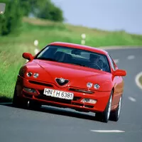Je Alfa GTV 916 krám? I když má Busso...