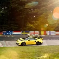 Porsche 911 GT2 RS je nejrychlejší zadokolkou Ringu
