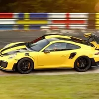 Porsche 911 GT2 RS je nejrychlejší zadokolkou Ringu