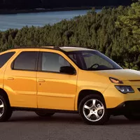 Jak korporát vytvořil nejošklivější auto historie (a proč je přesto skvělé)