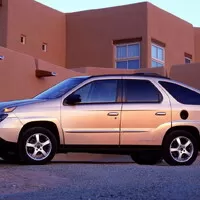 Jak korporát vytvořil nejošklivější auto historie (a proč je přesto skvělé)