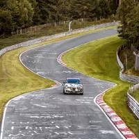 Alfa Romeo Stelvio a rekord Nürburgringu – nevodí nás někdo za nos?