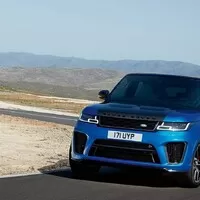 Range Rover Sport SVR po faceliftu s karbonovou kapotou