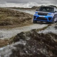 Range Rover Sport SVR po faceliftu s karbonovou kapotou