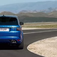 Range Rover Sport SVR po faceliftu s karbonovou kapotou