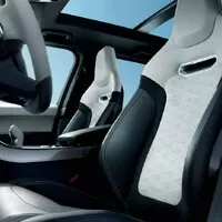 Range Rover Sport SVR po faceliftu s karbonovou kapotou