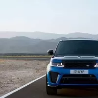 Range Rover Sport SVR po faceliftu s karbonovou kapotou
