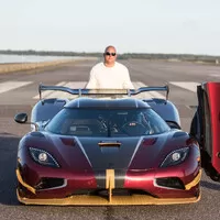 Koenigsegg Agera RS rozdrtil Chiron v „královské disciplíně“
