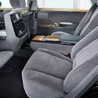Nová Toyota Century je venku. Císař a bossové Jakuzy se už jistě těší