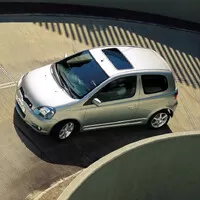 Hrdinové za babku: Toyota Yaris 1.5 TS