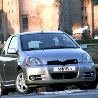 Hrdinové za babku: Toyota Yaris 1.5 TS