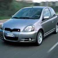 Hrdinové za babku: Toyota Yaris 1.5 TS