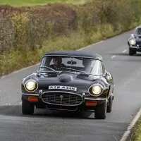 Classic drive: Vyzkoušejte Jaguar E-Type nebo původní Range Rover