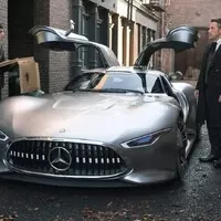 Hrdinové Ligy spravedlnosti se budou po plátně prohánět v Mercedesech