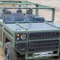 Partisan One – šeredný, ale šikovný